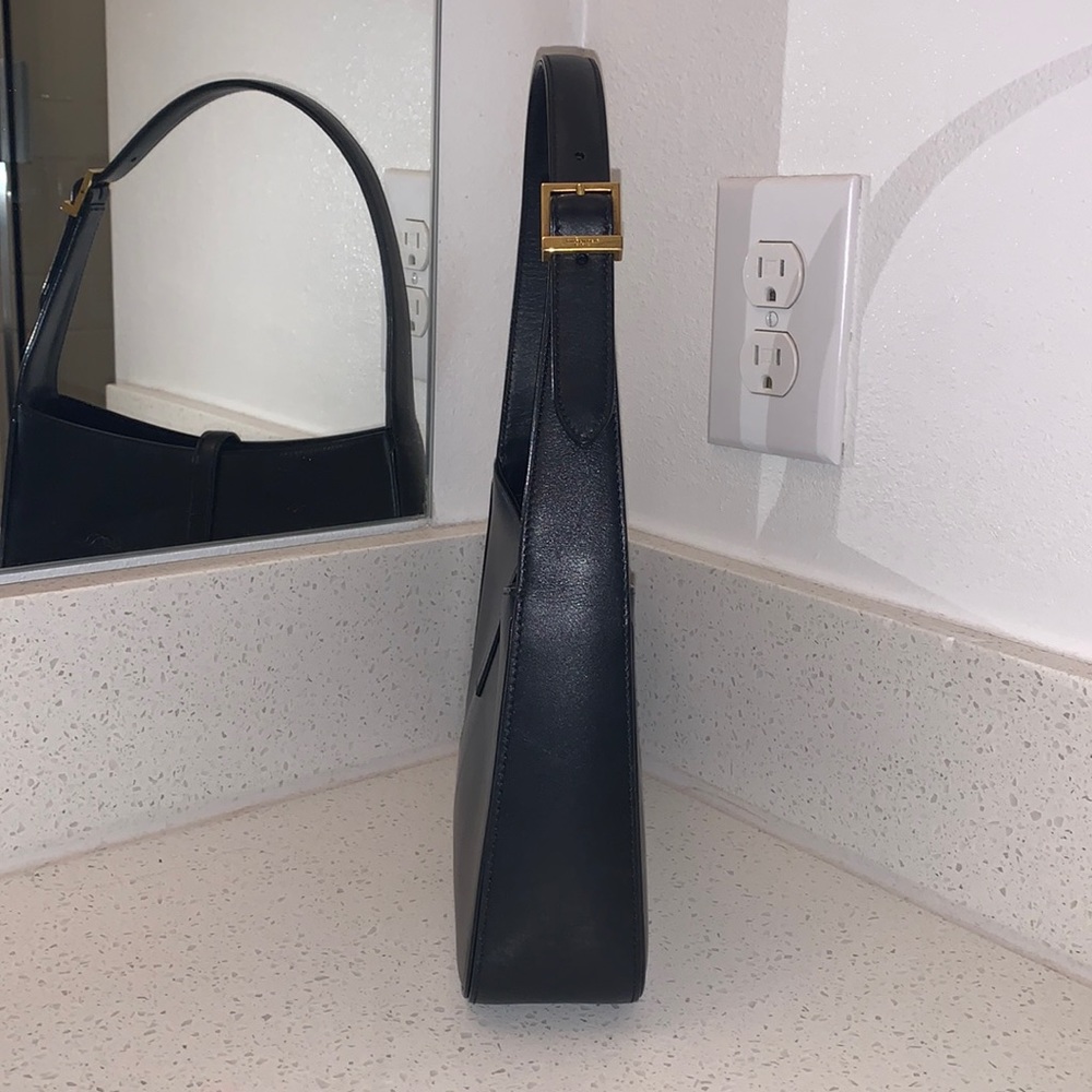 Saint Laurent YSL Le 5 à 7 Leather Hobo in Nero - Picture 4 of 12